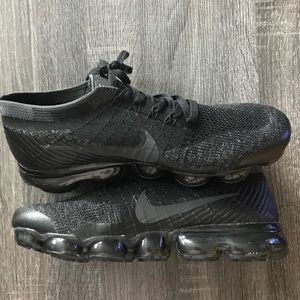 Men’s SZ 11 Nike Air VaporMax Flyknit 2 Sneakers